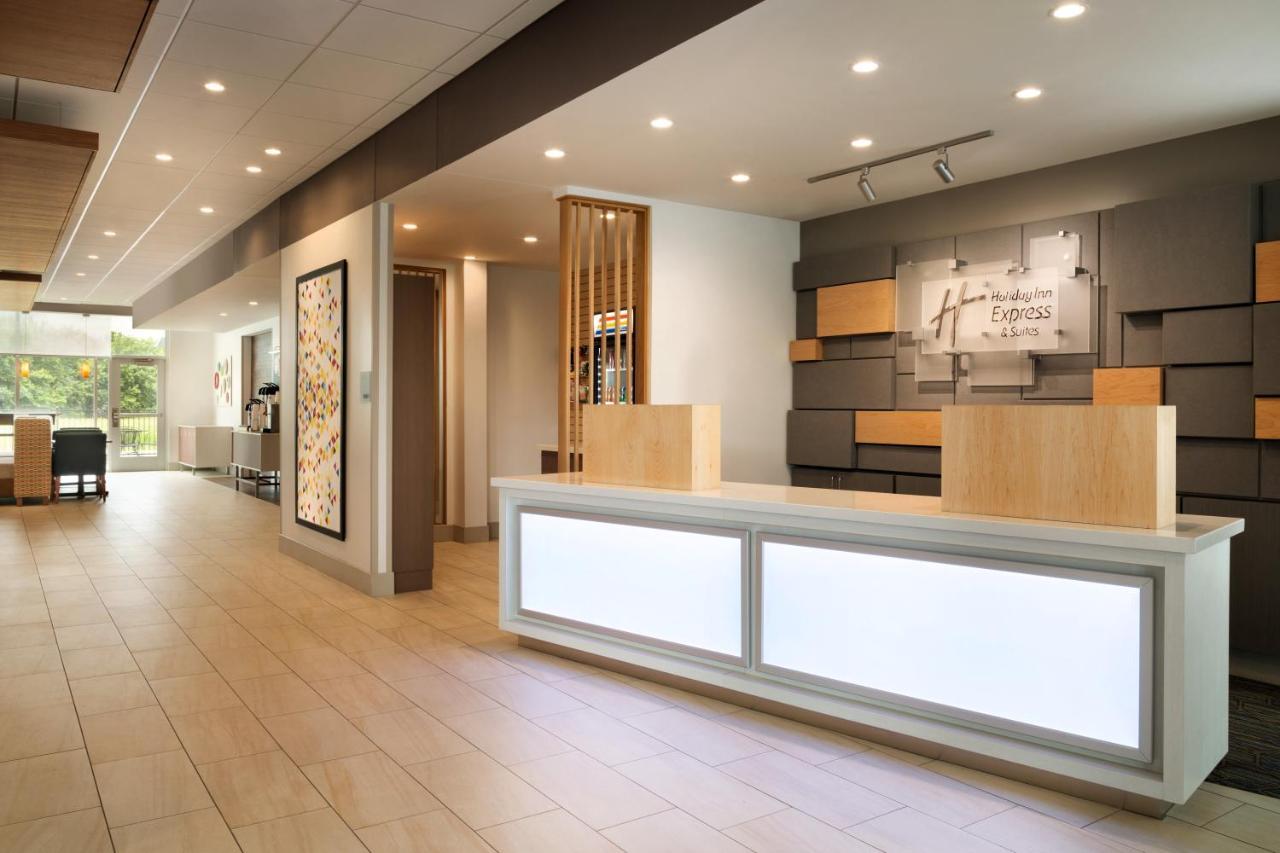 Holiday Inn Express & Suites Heath - Newark, An Ihg Hotel Exteriör bild